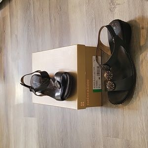 Naturalizer black bower leather sandal 7 1/2 wide